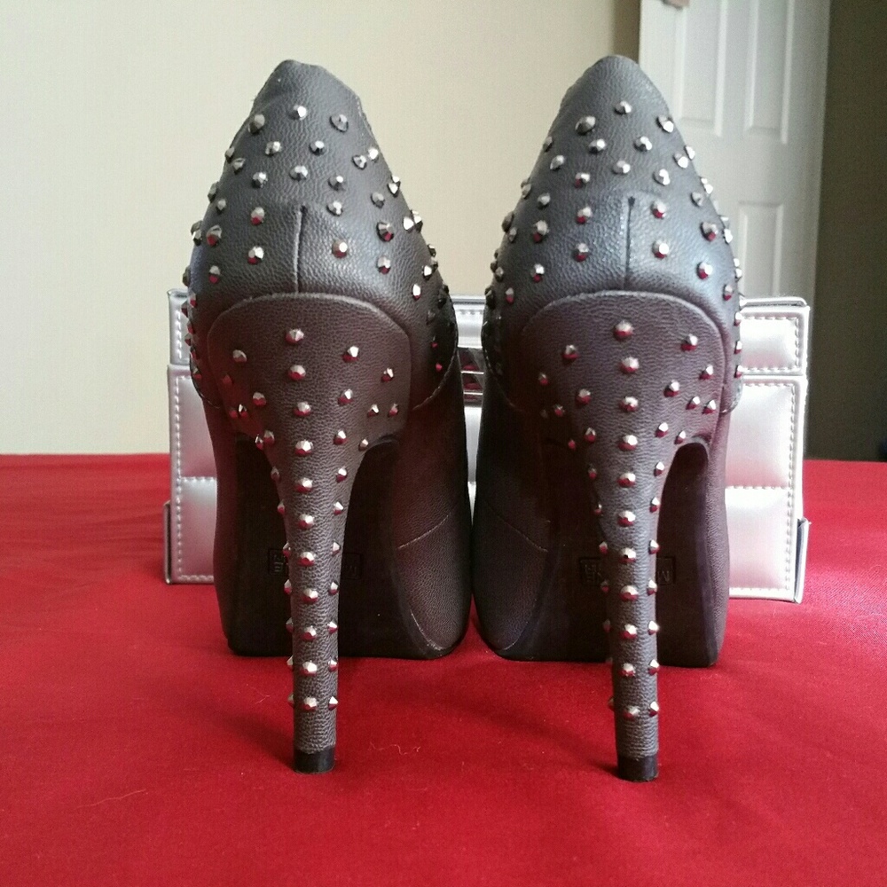 Cute grey Madden Girl platforms